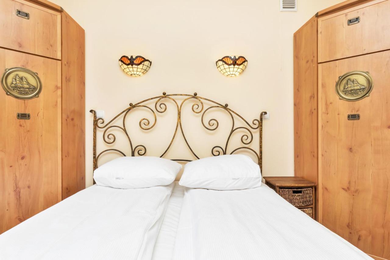 Apartament Na Deptaku by Renters Apartment Miedzyzdroje Bagian luar foto